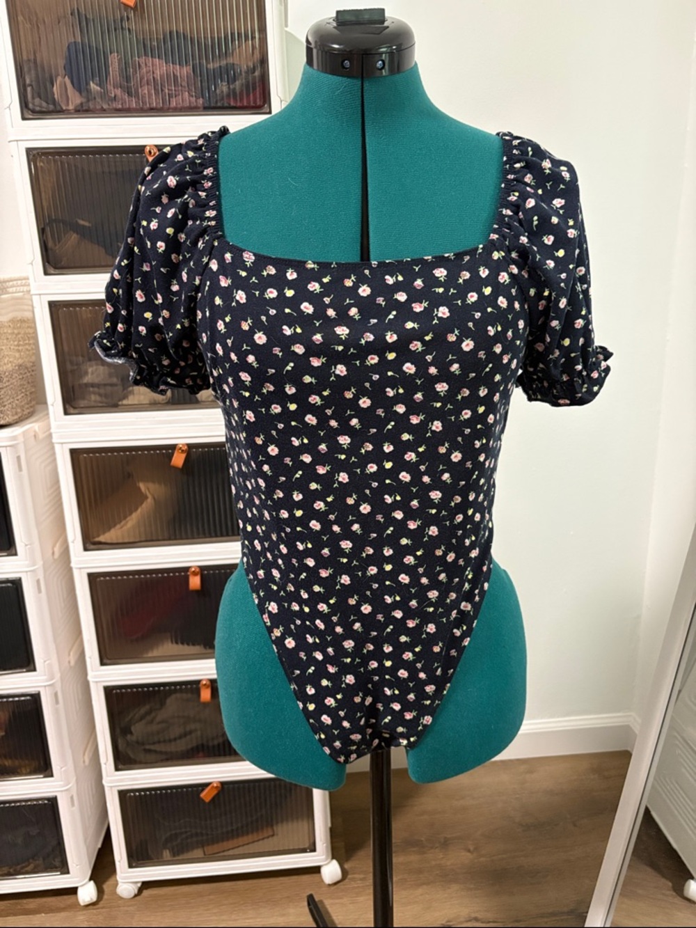 SHEIN Navy Puff Sleeve Square-Neck Floral Bodysuit